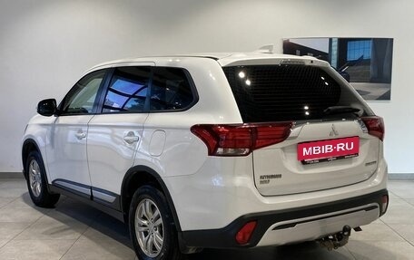 Mitsubishi Outlander III рестайлинг 3, 2019 год, 2 199 000 рублей, 7 фотография