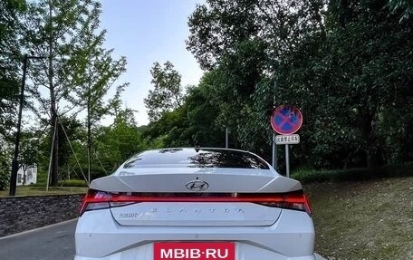 Hyundai Elantra, 2022 год, 1 430 000 рублей, 5 фотография