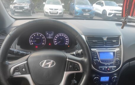 Hyundai Solaris II рестайлинг, 2012 год, 710 000 рублей, 2 фотография