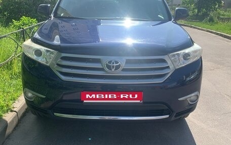 Toyota Highlander III, 2013 год, 2 450 000 рублей, 16 фотография