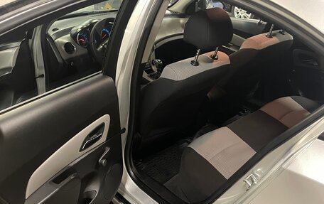 Chevrolet Cruze II, 2011 год, 810 000 рублей, 10 фотография
