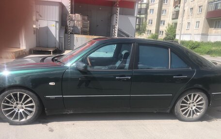 Mercedes-Benz E-Класс, 1998 год, 465 000 рублей, 4 фотография