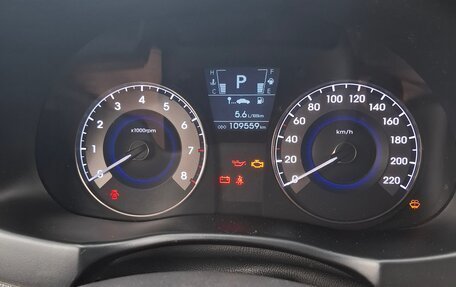 Hyundai Solaris II рестайлинг, 2011 год, 899 000 рублей, 11 фотография