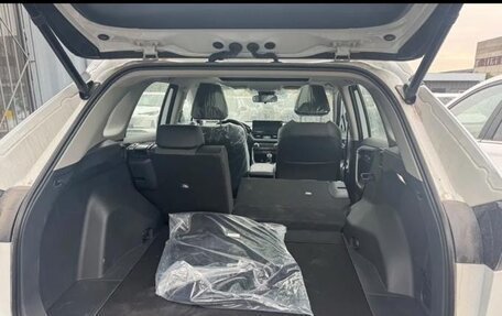 Toyota RAV4, 2024 год, 3 600 000 рублей, 6 фотография