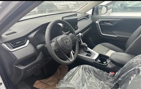 Toyota RAV4, 2024 год, 3 600 000 рублей, 4 фотография