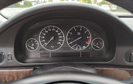 BMW 5 серия, 2001 год, 930 000 рублей, 24 фотография