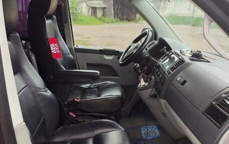 Volkswagen Transporter T5 рестайлинг, 2010 год, 1 000 000 рублей, 4 фотография