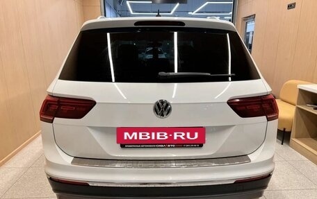 Volkswagen Tiguan II, 2017 год, 2 849 000 рублей, 6 фотография