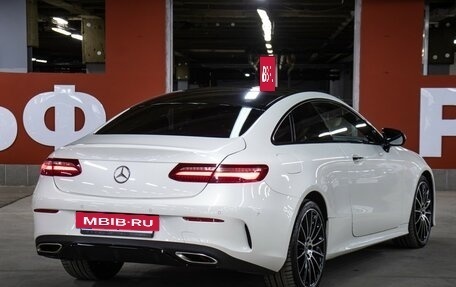 Mercedes-Benz E-Класс, 2018 год, 4 895 000 рублей, 5 фотография