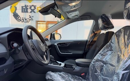 Toyota RAV4, 2025 год, 2 620 000 рублей, 6 фотография