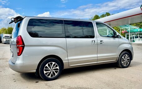 Hyundai Grand Starex Grand Starex I рестайлинг 2, 2020 год, 3 850 000 рублей, 7 фотография