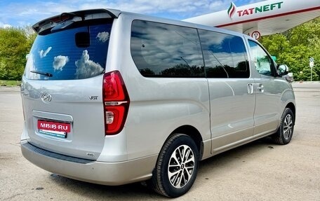 Hyundai Grand Starex Grand Starex I рестайлинг 2, 2020 год, 3 850 000 рублей, 8 фотография