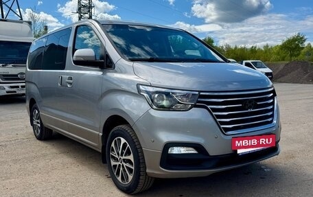 Hyundai Grand Starex Grand Starex I рестайлинг 2, 2020 год, 3 850 000 рублей, 6 фотография