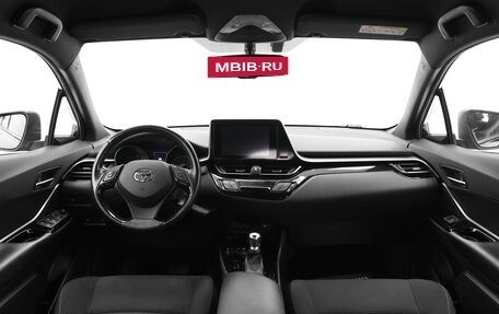 Toyota C-HR I рестайлинг, 2018 год, 2 250 000 рублей, 5 фотография