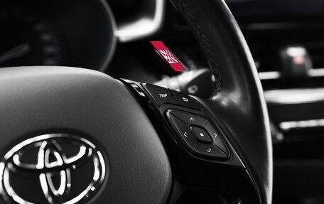 Toyota C-HR I рестайлинг, 2018 год, 2 250 000 рублей, 9 фотография