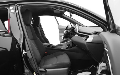 Toyota C-HR I рестайлинг, 2018 год, 2 250 000 рублей, 17 фотография
