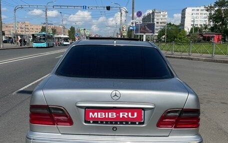Mercedes-Benz E-Класс, 2000 год, 650 000 рублей, 1 фотография