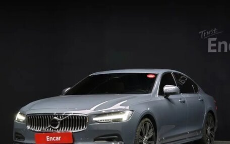 Volvo S90 II рестайлинг, 2022 год, 4 070 000 рублей, 1 фотография