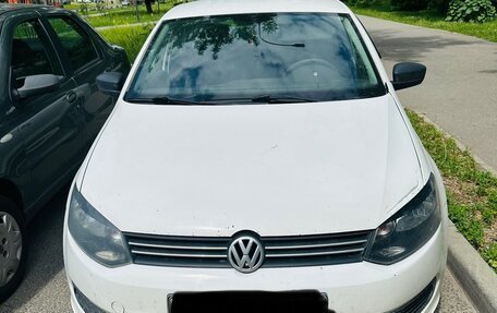 Volkswagen Polo VI (EU Market), 2013 год, 720 000 рублей, 2 фотография
