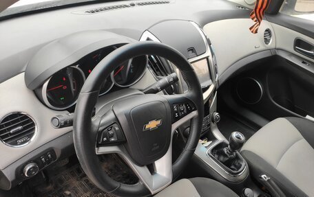 Chevrolet Cruze II, 2014 год, 915 000 рублей, 5 фотография
