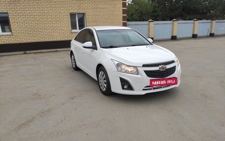 Chevrolet Cruze II, 2014 год, 915 000 рублей, 2 фотография