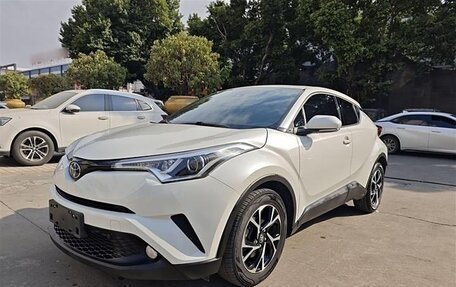 Toyota C-HR I рестайлинг, 2021 год, 1 780 000 рублей, 2 фотография