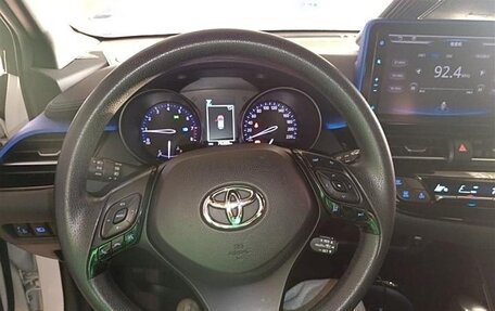 Toyota C-HR I рестайлинг, 2021 год, 1 780 000 рублей, 7 фотография