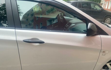 Hyundai Solaris II рестайлинг, 2015 год, 1 000 000 рублей, 11 фотография