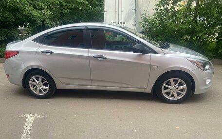 Hyundai Solaris II рестайлинг, 2015 год, 1 000 000 рублей, 14 фотография