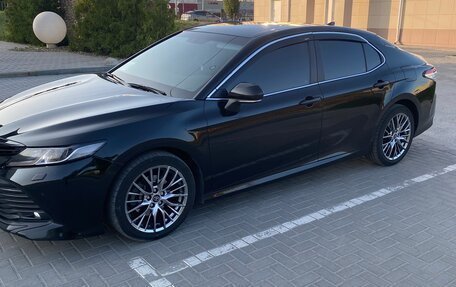 Toyota Camry, 2018 год, 2 550 000 рублей, 3 фотография