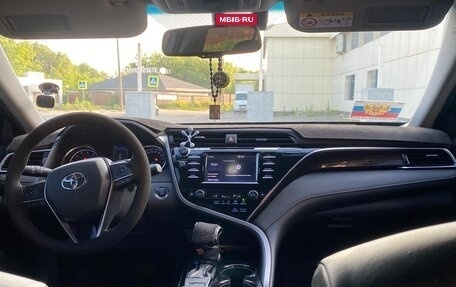 Toyota Camry, 2018 год, 2 550 000 рублей, 6 фотография