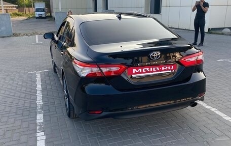 Toyota Camry, 2018 год, 2 550 000 рублей, 4 фотография