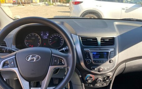 Hyundai Solaris II рестайлинг, 2016 год, 1 125 000 рублей, 3 фотография