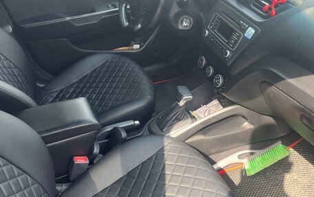 KIA Rio III рестайлинг, 2015 год, 990 000 рублей, 20 фотография