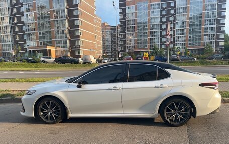 Toyota Camry, 2021 год, 3 500 000 рублей, 2 фотография