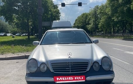 Mercedes-Benz E-Класс, 2000 год, 650 000 рублей, 5 фотография