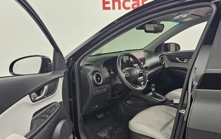 Hyundai Kona I, 2021 год, 2 170 000 рублей, 5 фотография