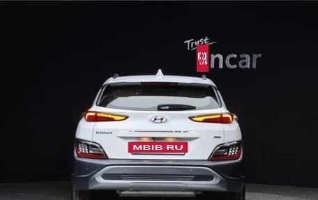 Hyundai Kona I, 2021 год, 2 110 000 рублей, 4 фотография