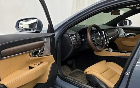 Volvo S90 II рестайлинг, 2022 год, 4 070 000 рублей, 5 фотография