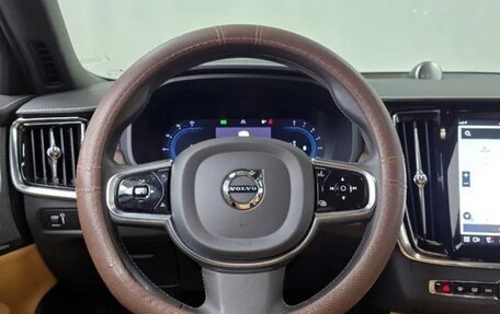 Volvo S90 II рестайлинг, 2022 год, 4 070 000 рублей, 9 фотография