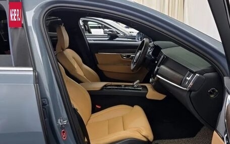 Volvo S90 II рестайлинг, 2022 год, 4 070 000 рублей, 6 фотография