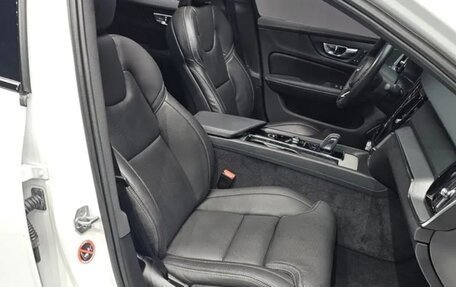 Volvo S60 III, 2022 год, 3 290 000 рублей, 6 фотография