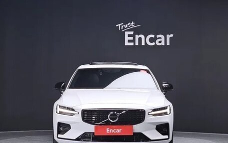 Volvo S60 III, 2022 год, 3 290 000 рублей, 2 фотография