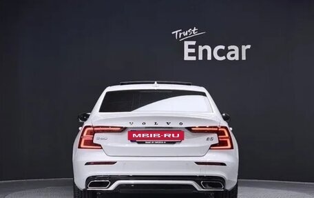 Volvo S60 III, 2022 год, 3 290 000 рублей, 4 фотография