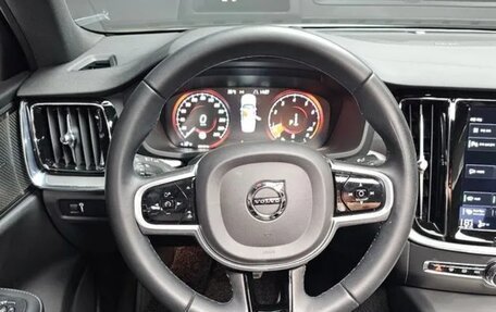 Volvo S60 III, 2022 год, 3 290 000 рублей, 9 фотография