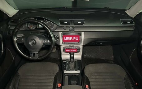 Volkswagen Passat B7, 2011 год, 990 000 рублей, 9 фотография