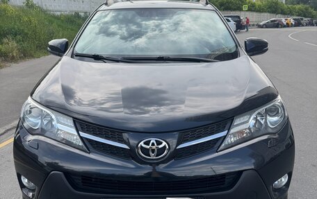 Toyota RAV4, 2015 год, 2 200 000 рублей, 6 фотография