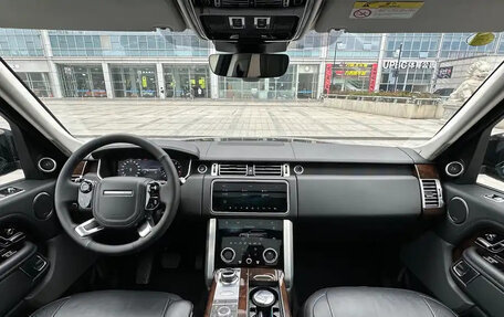 Land Rover Range Rover IV рестайлинг, 2021 год, 9 822 000 рублей, 16 фотография