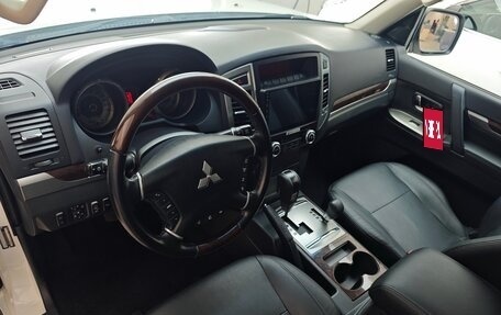 Mitsubishi Pajero IV, 2019 год, 3 499 000 рублей, 14 фотография