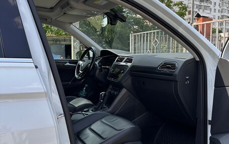 Volkswagen Tiguan II, 2018 год, 2 700 000 рублей, 10 фотография